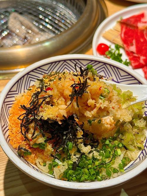 真材实料没有科技,烤的香香嫩嫩的,一口满足\\n店里的松叶蟹也是现捞